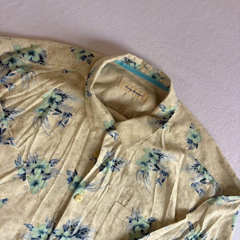 Tommy Bahama Men 2XT Short Sleeve Silk Button-Up Floral Beige Blue Pockets